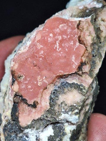 Zeldzame Japanse rhodochrosiet Exemplaar - Hoogte: 7.5 cm -, Collections, Minéraux & Fossiles