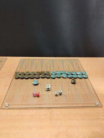 Schaakspel - chess& Backgammon - glas