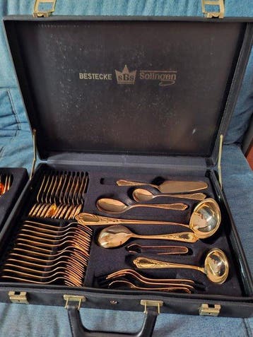 SBS - Tafelservies voor 12 - 24 kt goud - SBS Bestek