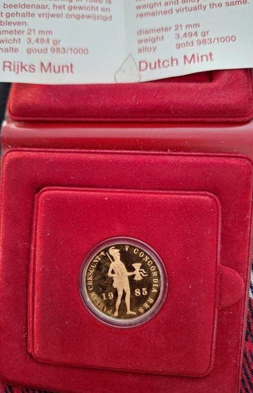 Pays-Bas. Gouden Dukaat 1985, Postzegels en Munten