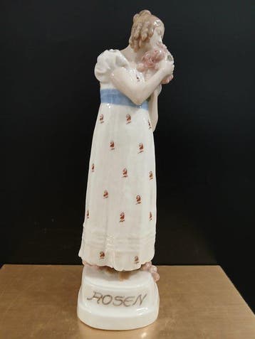 Beeldje - Rosen - Girl with roses - Porselein