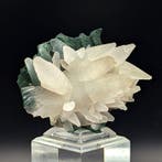 CALCITE op koperoxiden, Sterk UV ROOD Kristallen op matrix -