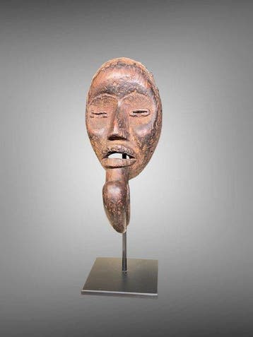 Masker in de bek - Dan-masker van licht hout - Dan -