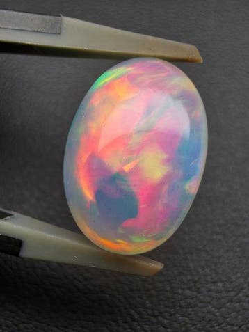 Wit, Meerkleurig Opaal - 6.02 ct - Antwerp Laboratory for