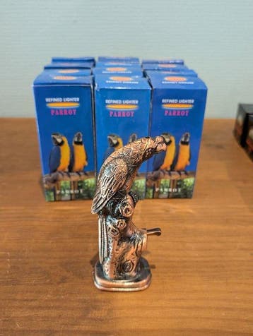 Zonder minimumprijs - Aansteker - Lak, Staal (roestvrij),, Collections