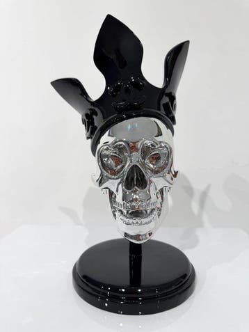 Van Apple Art - Chanel Skull