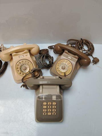 Téléphone analogique - Plastique, Bakélite - Trois, Antiek en Kunst