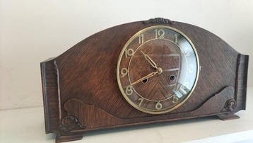 Kastklok - Art Deco - eiken- messing- - 1920-1930 - Junghans