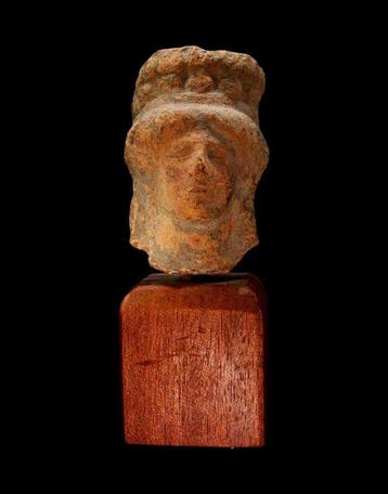 Oud-Grieks, Archaïsche Periode Terracotta - jonge koré met