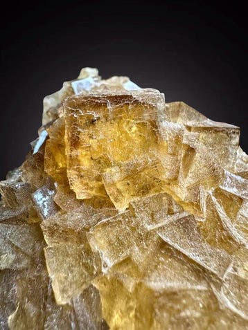 Fluorite jaune splendide, excellente couleur et taille