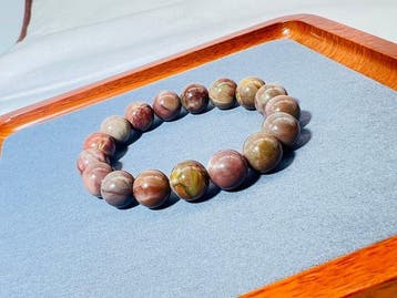 ***GEEN BIEDEN*** Veelkleurige jaspis-armband – Een