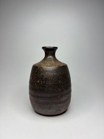 Japanse Bizen-waren Tokkuri en Ochoko-set – Natuurlijk