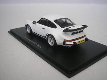Spark 1:43 - Model raceauto - Porsche 911 930 TAG Turbo -, Nieuw
