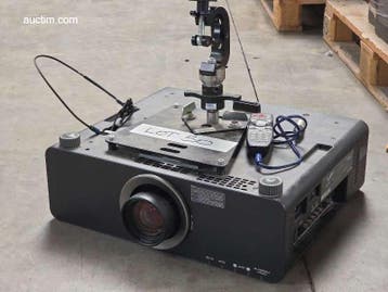 Projector 7000 Lumen Panasonic DW740