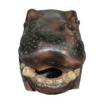 Nijlpaard masker, Verzenden