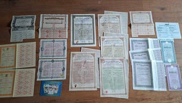 Document - Italy and San Marino, 18 historic shares and