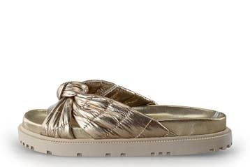 Carrano Slippers in maat 40 Goud, Kleding | Dames, Schoenen, Slippers, Overige kleuren, Verzenden, Zo goed als nieuw