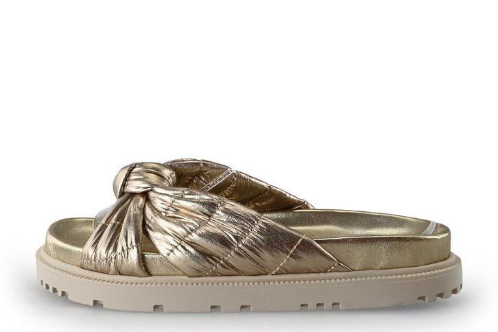 Carrano Slippers in maat 40 Goud, Kleding | Dames, Schoenen, Overige kleuren, Zo goed als nieuw, Slippers, Verzenden
