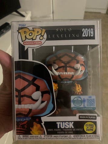 Funko - Funko Pop TUSK GLOW SUPREME EDITION SOLO LEVELING -