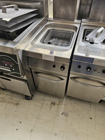 gasfriteuse 70x40x86 lxbxh, Zakelijke goederen, Horeca | Keukenapparatuur, Ophalen of Verzenden, Nieuw in verpakking