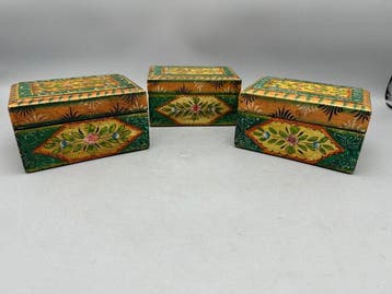 Drie decoratieve kistjes - Kist - Hout