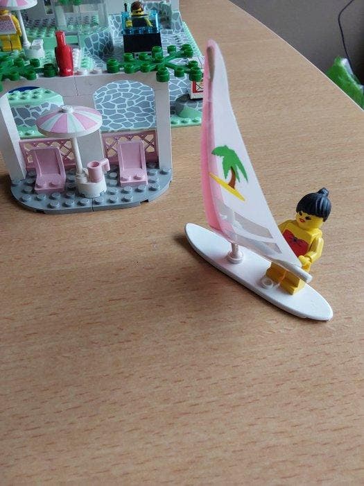 Lego Set - Paradisa - Poolside paradise en seaside cabana, Kinderen en Baby's, Speelgoed | Duplo en Lego