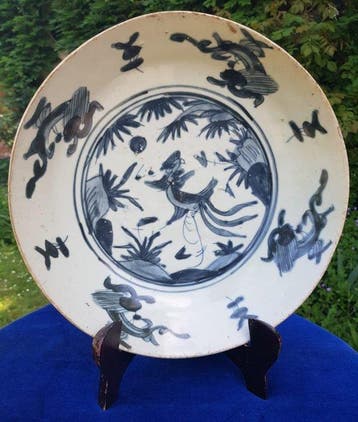 Antiek 17e-eeuwse Chinese Ming-dynastie Swatow blauw-witte