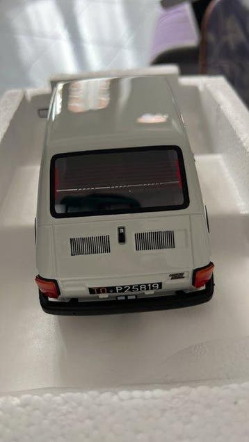 Laudoracing 1:18 - Voiture miniature - Fiat 126 Personal 4, Nieuw
