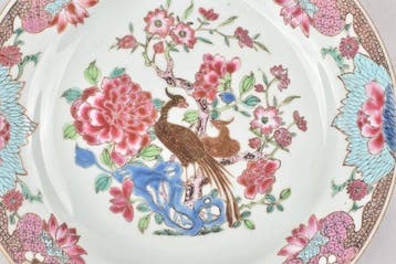 Assiette - A CHINESE FAMILLE ROSE PHEASANTS PLATE DECORATED