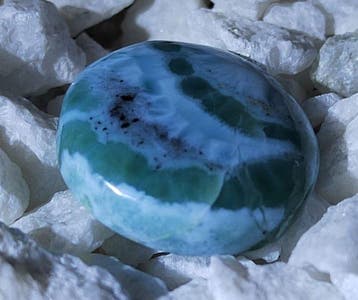Cabujón Larimar van hoge kwaliteit – AAA – ruw- 8.49 g