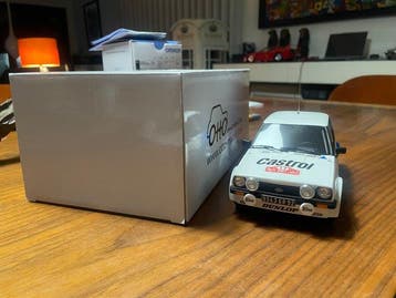 Otto Mobile 1:18 - Voiture miniature - Ford Fiesta Mk1 Rally