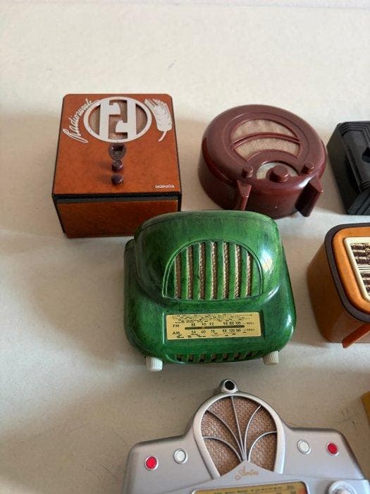 Varie - 10 miniature AM/FM Vintage Radio - Diverse modellen, Audio, Tv en Foto, Radio's