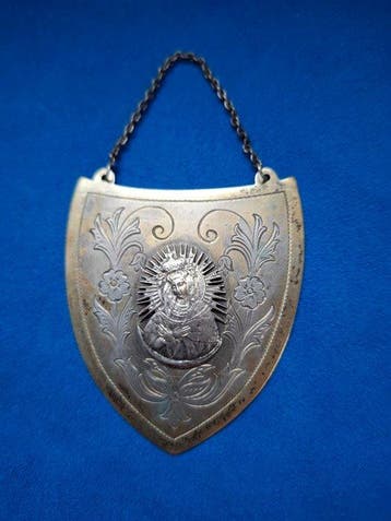 Insigne Silver devotional plaque (ryngraf) featuring Our