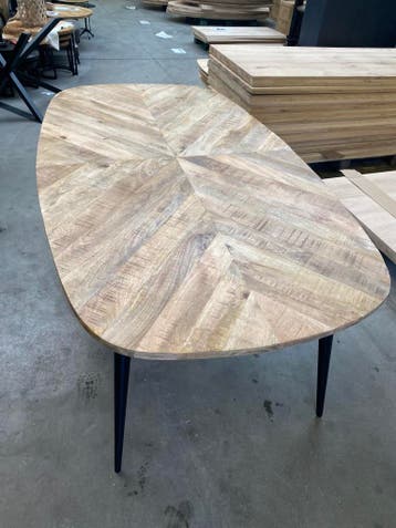 Sam eettafel, visgraat (nieuw, A-keuze), Nieuw, Overige houtsoorten