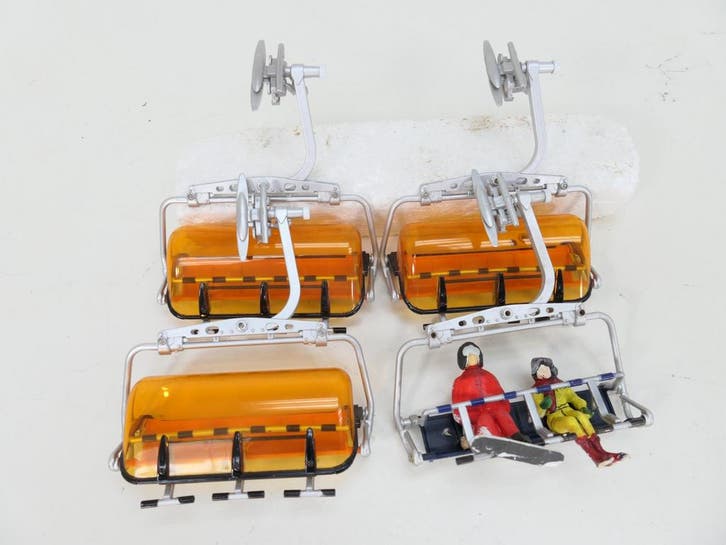 Schaal 1:32 Jägerndorfer 54200 set 4 zetels Doppelmayr vo.., Hobby & Loisirs créatifs, Modélisme | Autre, Enlèvement ou Envoi