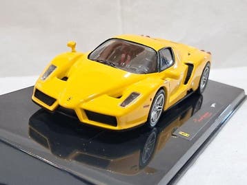 Hot Wheels 1:43 - Model sportwagen (3) - Ferrari FXX - Enzo, Nieuw