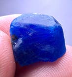 9,7 carats. Cristal de haüyne bleu de première qualité, bien