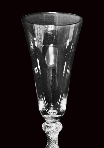 Champagneglas - Georgische champagnefluit of bierglas met