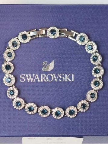 Swarovski - Beeldje - Swarovski crystal tennis bracelet -