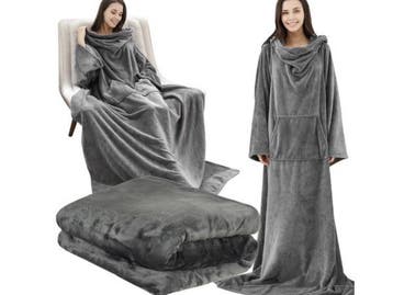 Veiling - Lichtgrijze sweater en badjas