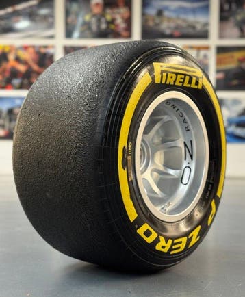 Wiel compleet met band - Formule 1 Pirelli - O.Z. *** NO, Nieuw