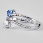 Statement ring - 14 karaat Witgoud - 1.71ct. tw. Saffier -