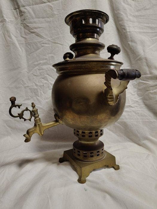 Samovar - Messing - Grote Russische Samovar, Antiek en Kunst, Antiek | Overige Antiek