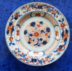 Assiette - imari chinois, décor floral de chrysanthèmes,