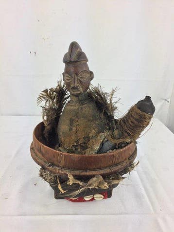 Krachtfiguur / fetischaltaar - Biteki - Yaka - DR Congo