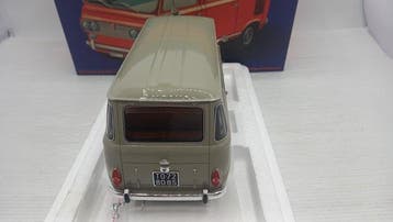 Laudoracing 1:18 - Voiture miniature - Fiat 850 Familiare, Hobby & Loisirs créatifs