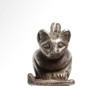 Oud-Egyptisch Zilver Amulet van een stalkende kat