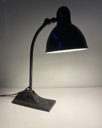 Lamp - emaille, metaal en gietijzer - BAG Turgi Zwitserland.