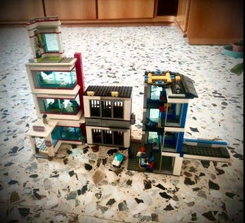 Lego Set - City - Ospedale (Set 60204) e Stazione di Polizia, Nieuw
