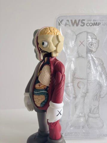 Kaws (1974) - Kaws companion flayed brown medicom toy 2016, Antiek en Kunst